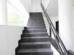 ФУНКЦИОНАЛИСТСКАЯ ВИЛЛА С ЧАСТНЫМ ПАРКОМ, 15 КМ ОТ ПРАГИ